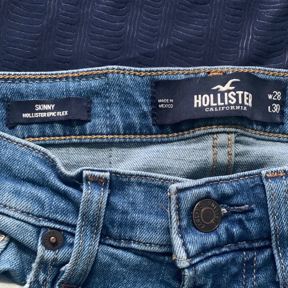 Hollister Men’s skinny size 28-W 30-L Jeans.